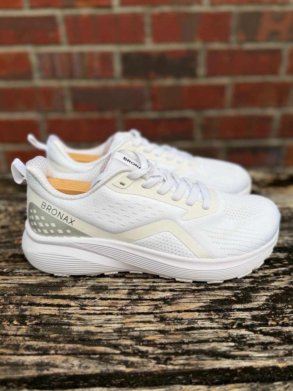 NWOT Bronax Mens Sz 7 Wide Toe Box White Mesh Athletic Sneakers Running Shoes X5